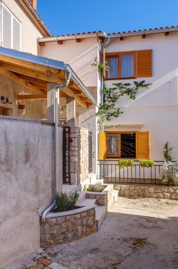 Elegant Apartment Iris Mali Losinj Exterior photo