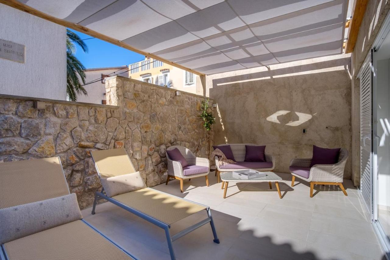 Elegant Apartment Iris Mali Losinj Exterior photo