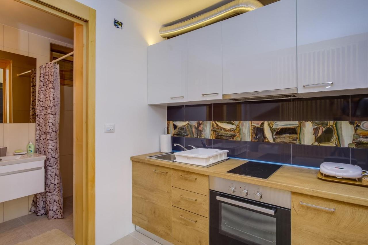 Elegant Apartment Iris Mali Losinj Exterior photo